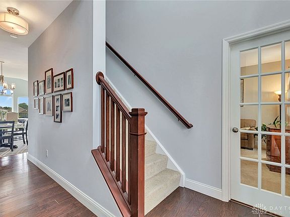 3rd image of 939 Sweeney Dr