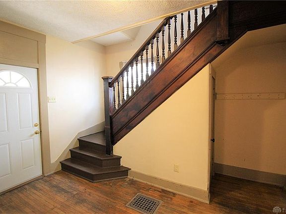 2nd image of 608 E 4th St