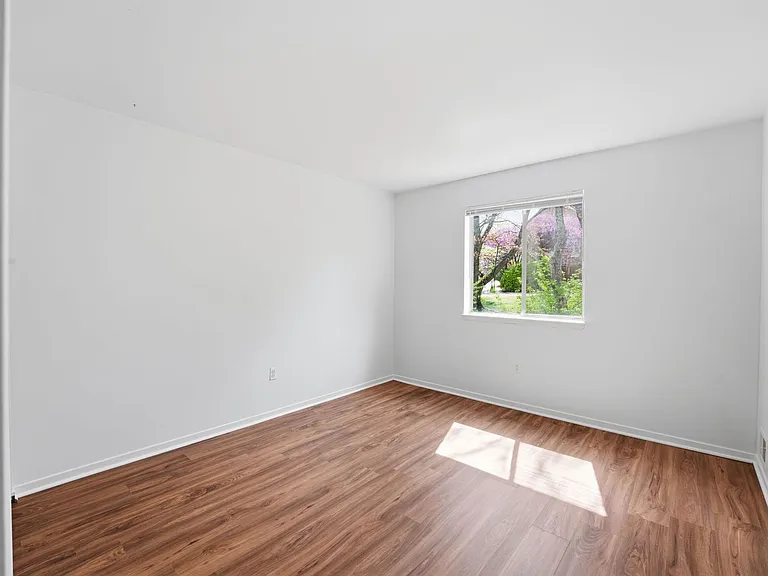 1747 Cy Ct — Photo 19