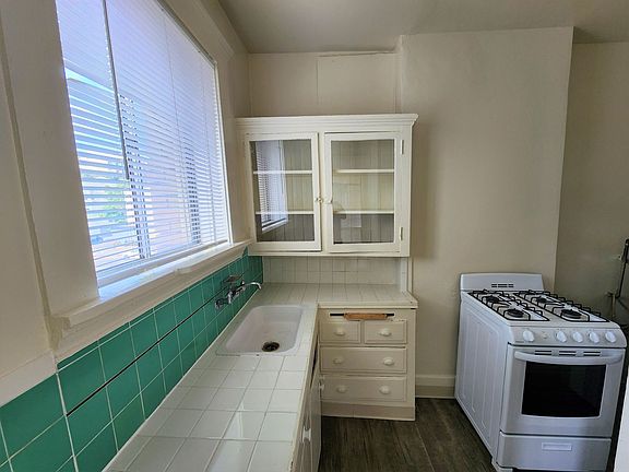 5th image of 498 25th St #8