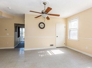 29 Randall St #2, Cranston, RI 02920