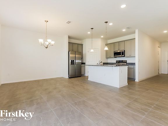 4th image of 434 Reina Way