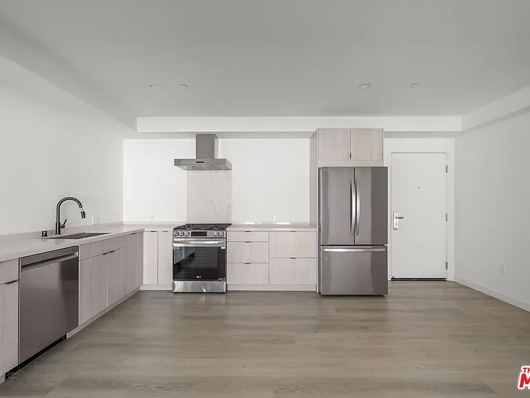 3755 S Canfield Ave #301 — Photo 4