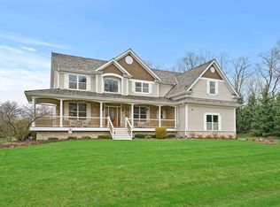 27235 Fieldstone Ct, Lake Barrington, IL 60010
