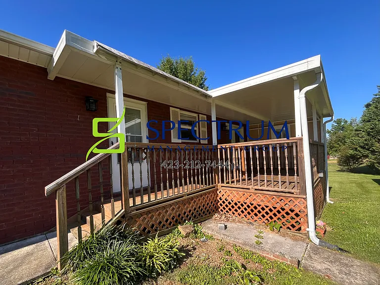 1733 Hugh Dr — Photo 4