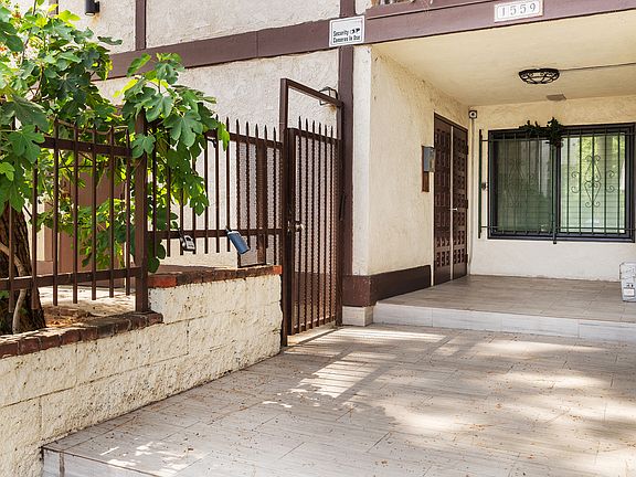 3rd image of 1559 Winona Blvd #D-3