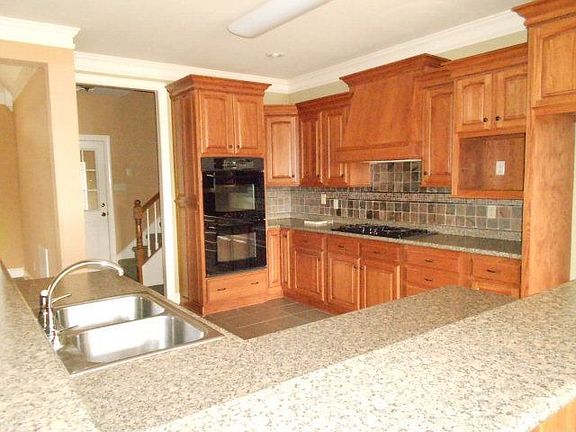 3rd image of 617 Koser Dr