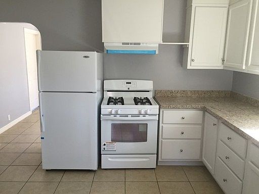 4th image of 2427 W Turney Ave #1