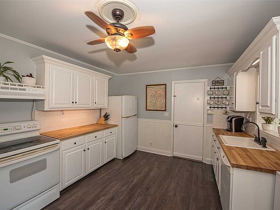 5th image of 111 Catherine St