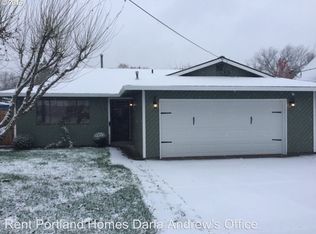 310 W 3rd St, Newberg, OR 97132