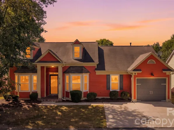 5728 Ebley Ln, Charlotte, NC 28227