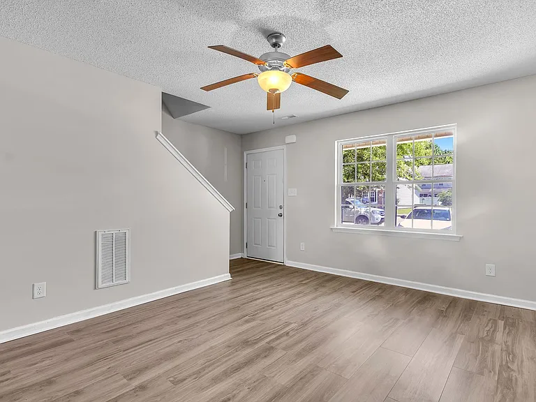 1011 Banister Loop — Photo 8