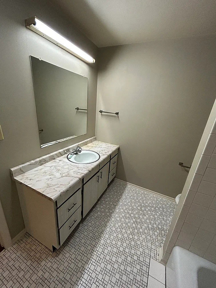 Building Photo - 3245 Saric Ct #2GG