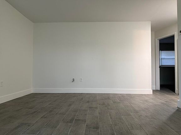 5th image of 723 Joel Blvd APT A