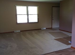 970 Manchester Ct, South Elgin, IL 60177