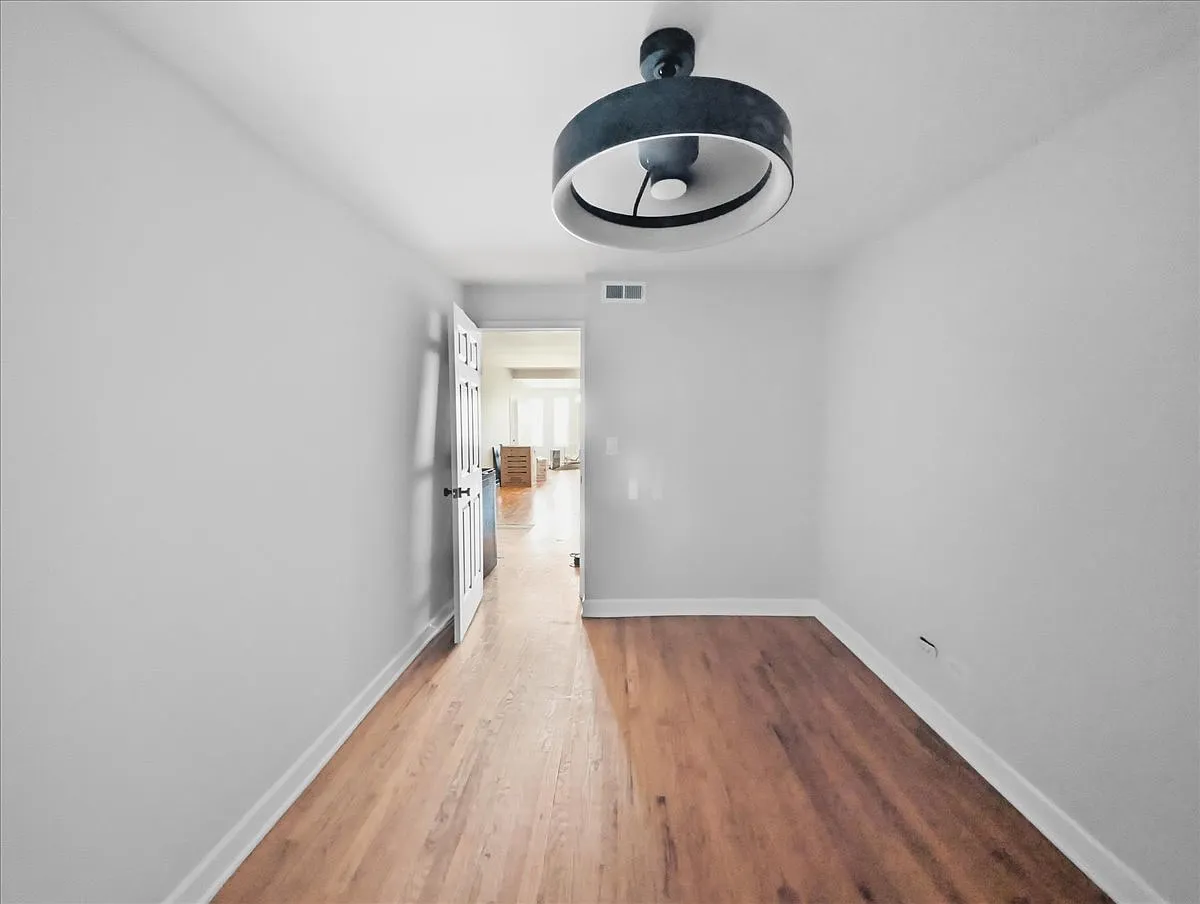 3 bed, 1.0 bath, $3,500 — Photo 4