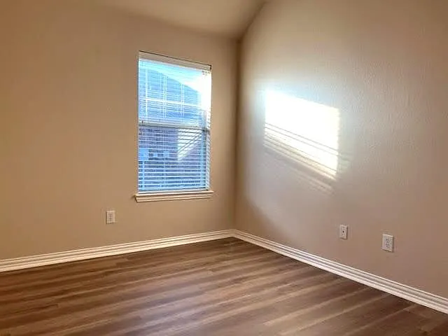 8405 Shasta Dr — Photo 15
