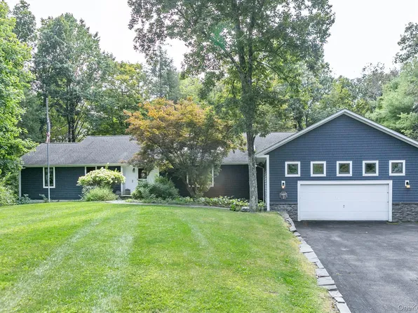 2 Romney Way, Stone Ridge, NY 12419