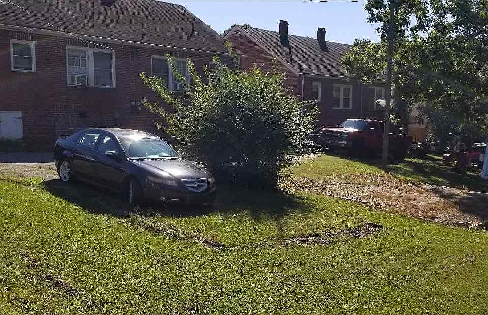 2nd image of 1311 Holloway St