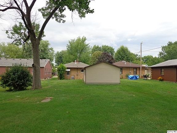 Home for Sale in Quincy, IL $88,500