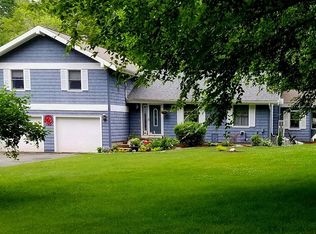 1 Whitney Grove Rd, Derry, NH 03038