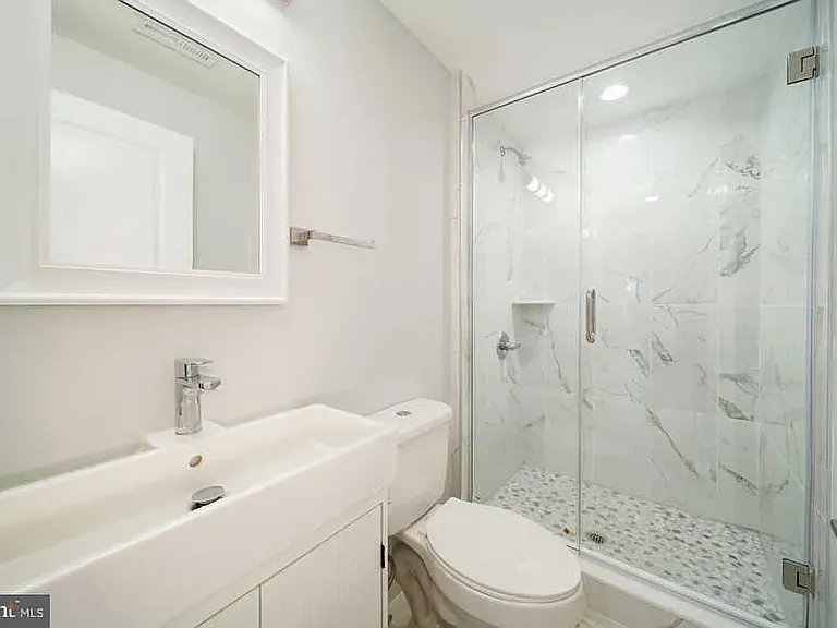 127 W Dauphin St — Photo 19
