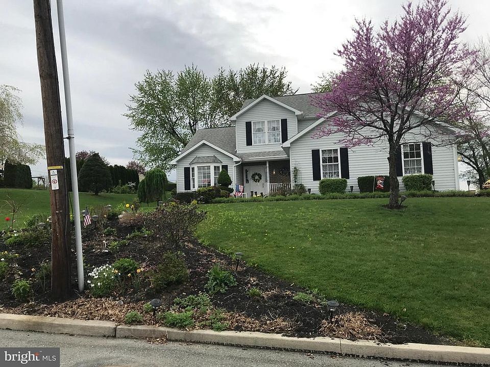 1st image of 802 N 4th St