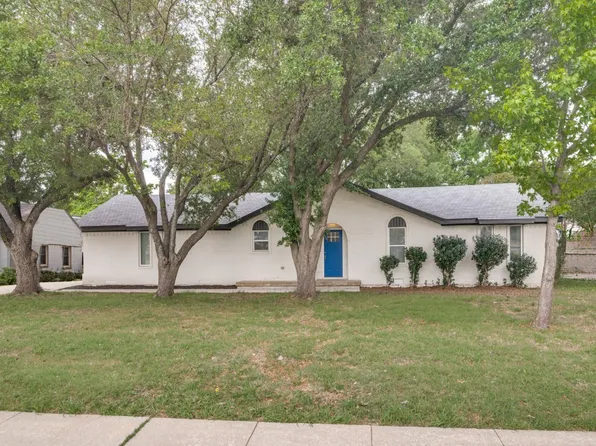 4409 Skyline Dr, Rowlett, TX 75088