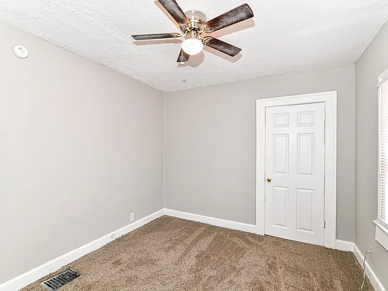 3043 Broadway St — Photo 10