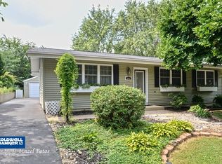 1015 Burr St, Lake In The Hills, IL 60156