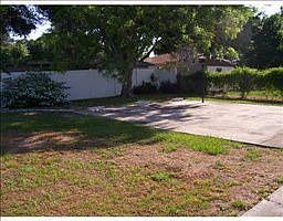 3rd image of 2711 W Tampa Bay Blvd