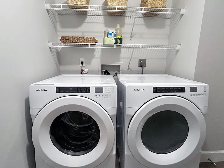 Convenience at your finger tips with time-saving in-unit washer/dryers.