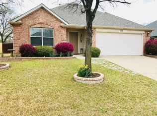 6400 Penina Trl, Denton, TX 76210