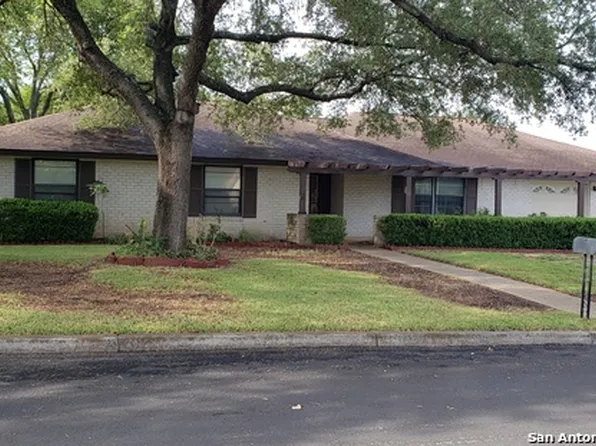 668 Richfield Dr, Windcrest, TX 78239