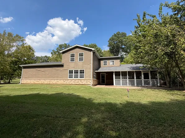 1591 N Reed Station Rd, Carbondale, IL 62901