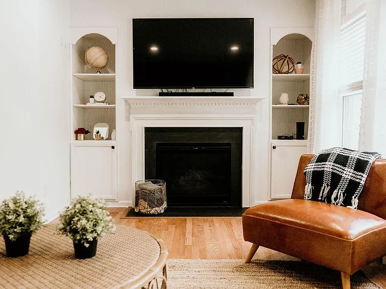 Smart TV with Sound Bar