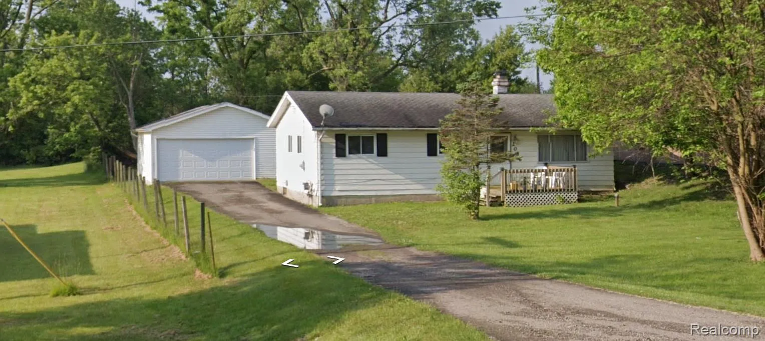 2056 E Stanley Rd photo 1