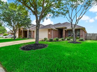 5711 Meadow Breeze Ln, Rosharon, TX 77583