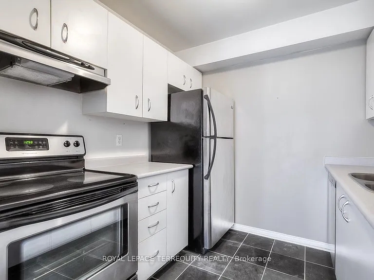 106 Redpath Ave #18 — Photo 5