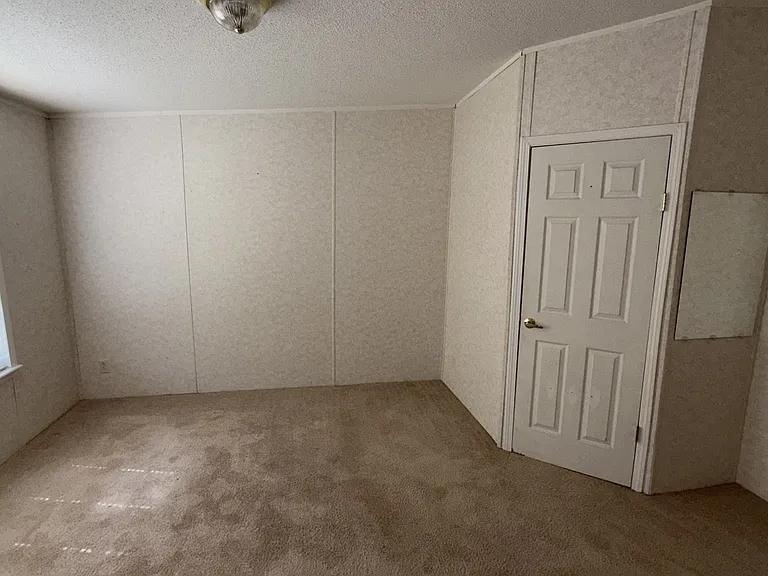 198 County Road 1165 — Photo 17