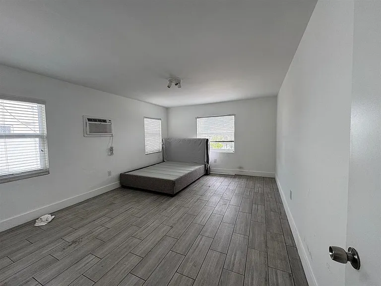 7910 Abbott Ave #6 — Photo 5