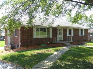 2003 Leland Dr, Huntingburg, IN 47542