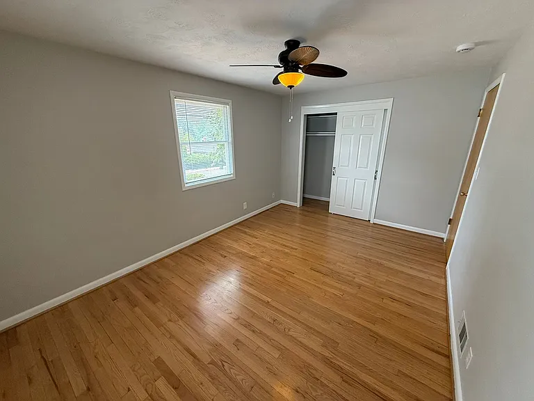 2530 Summer St SE — Photo 12