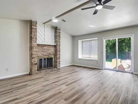 3rd image of 1304 Greenfield Dr