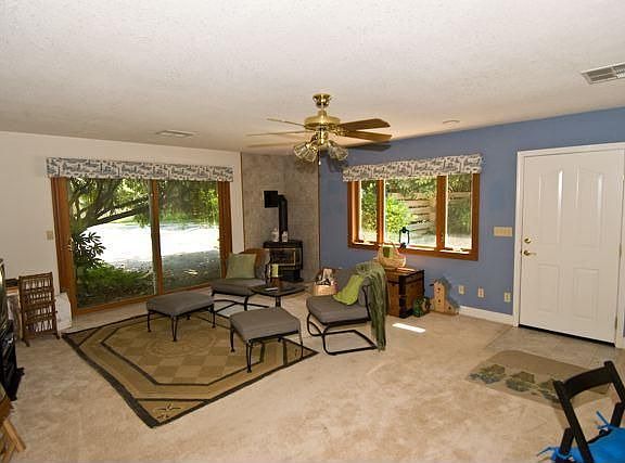 5th image of 19074 River Crest Dr