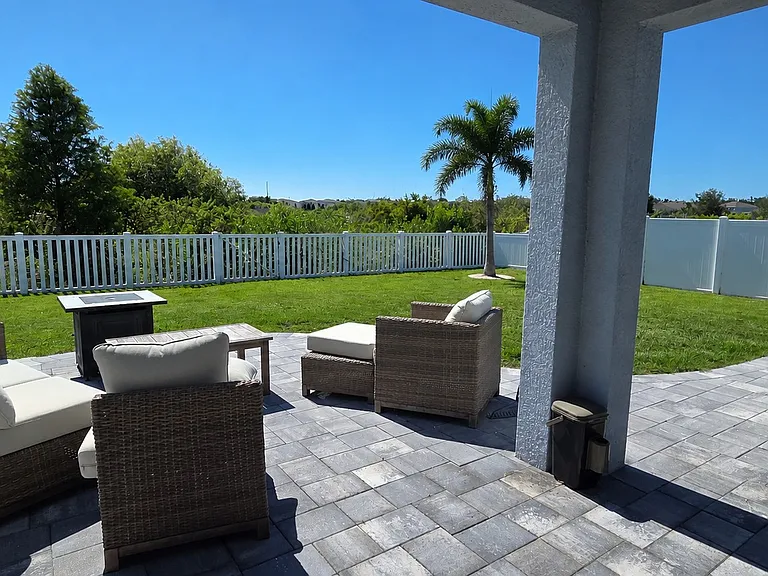 4815 Windy Hammock Way — Photo 3