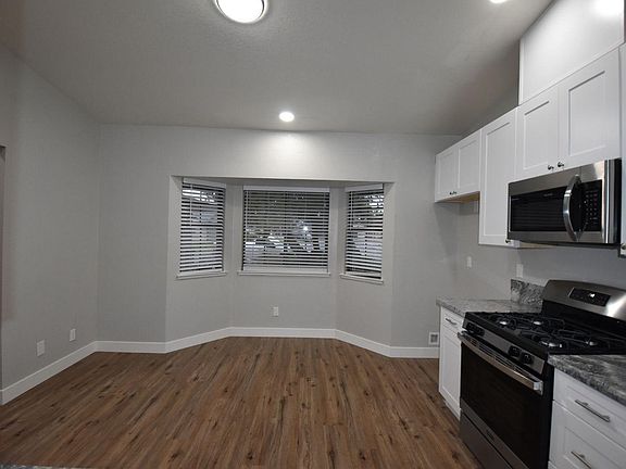 4th image of 1429 Hickory St