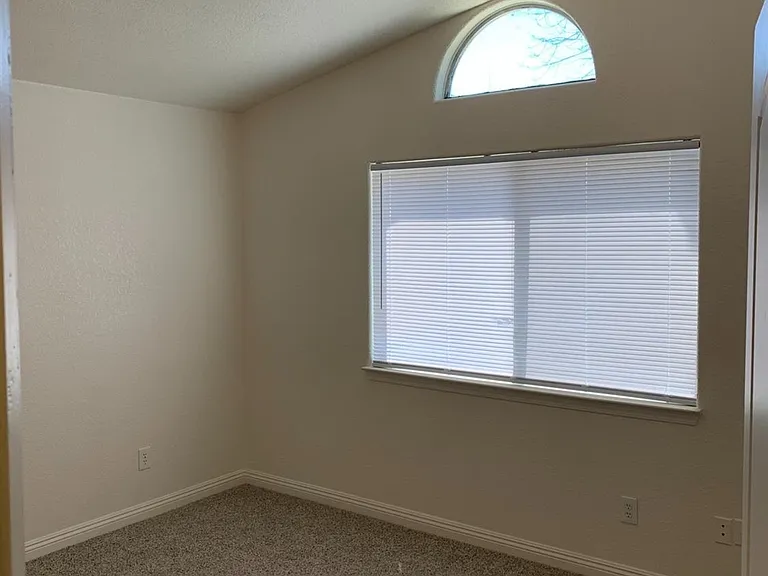 8417 Winlock St — Photo 5
