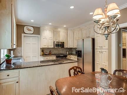 Kitchen and Breakfast Area
