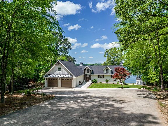 3rd image of 101 Horseshoe Cir